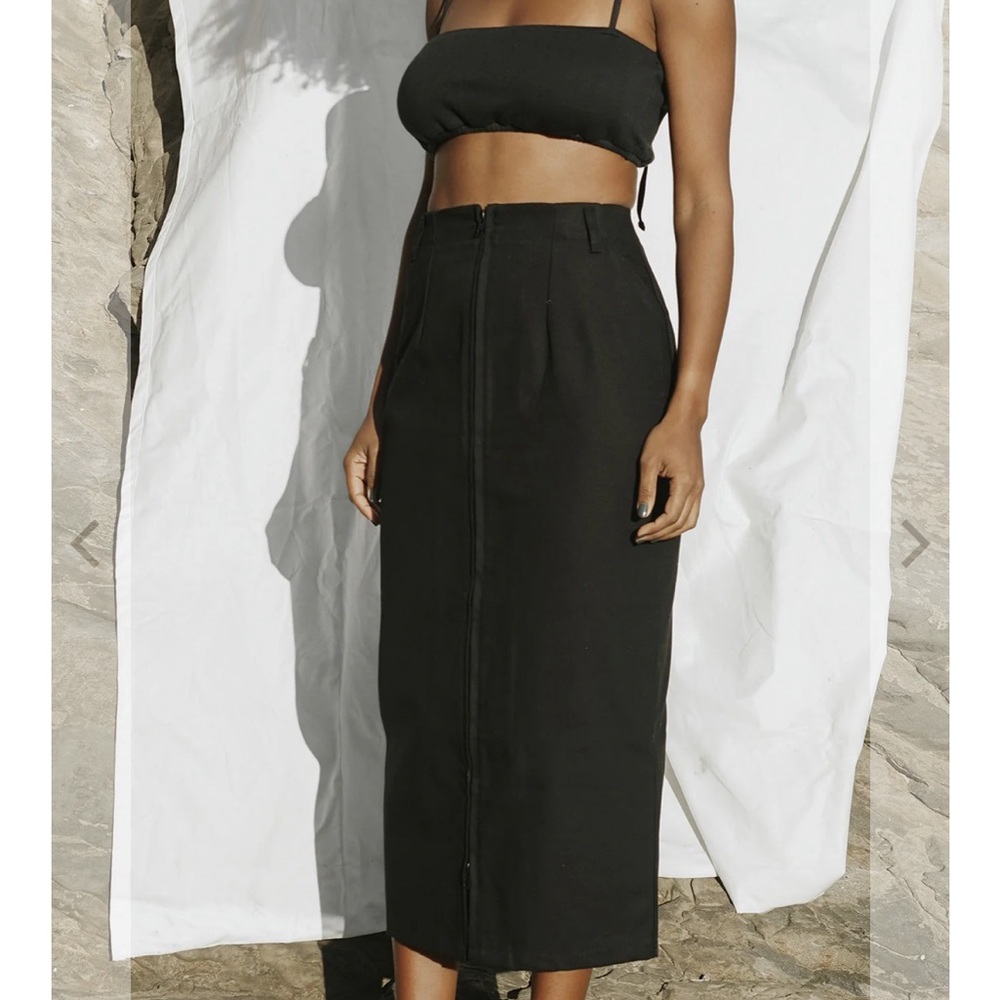 Black midi skirt